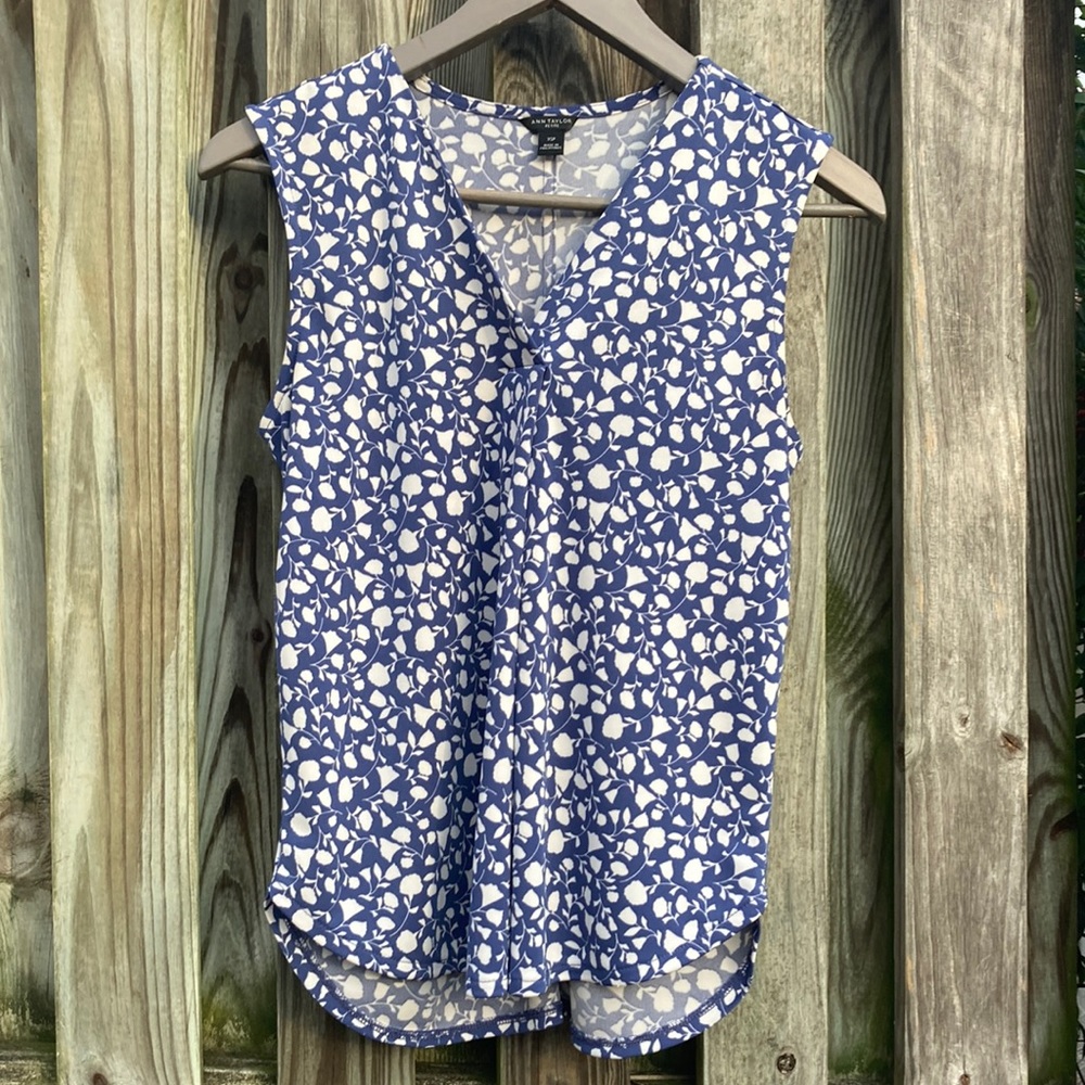 Ann Taylor petite sleeveless blouse pleat front blue white